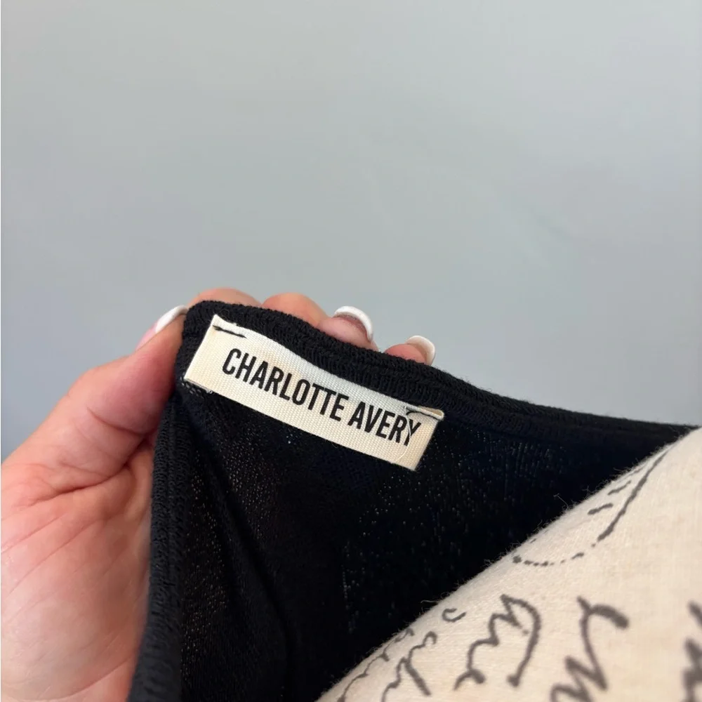 Charlotte Avery Black Fitted Top - Picture 4 of 5